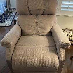 Lift Chair. Great Condition