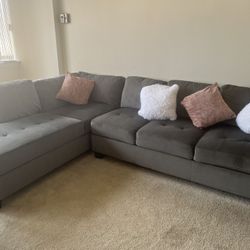 Gray Sectional With Ottoman 
