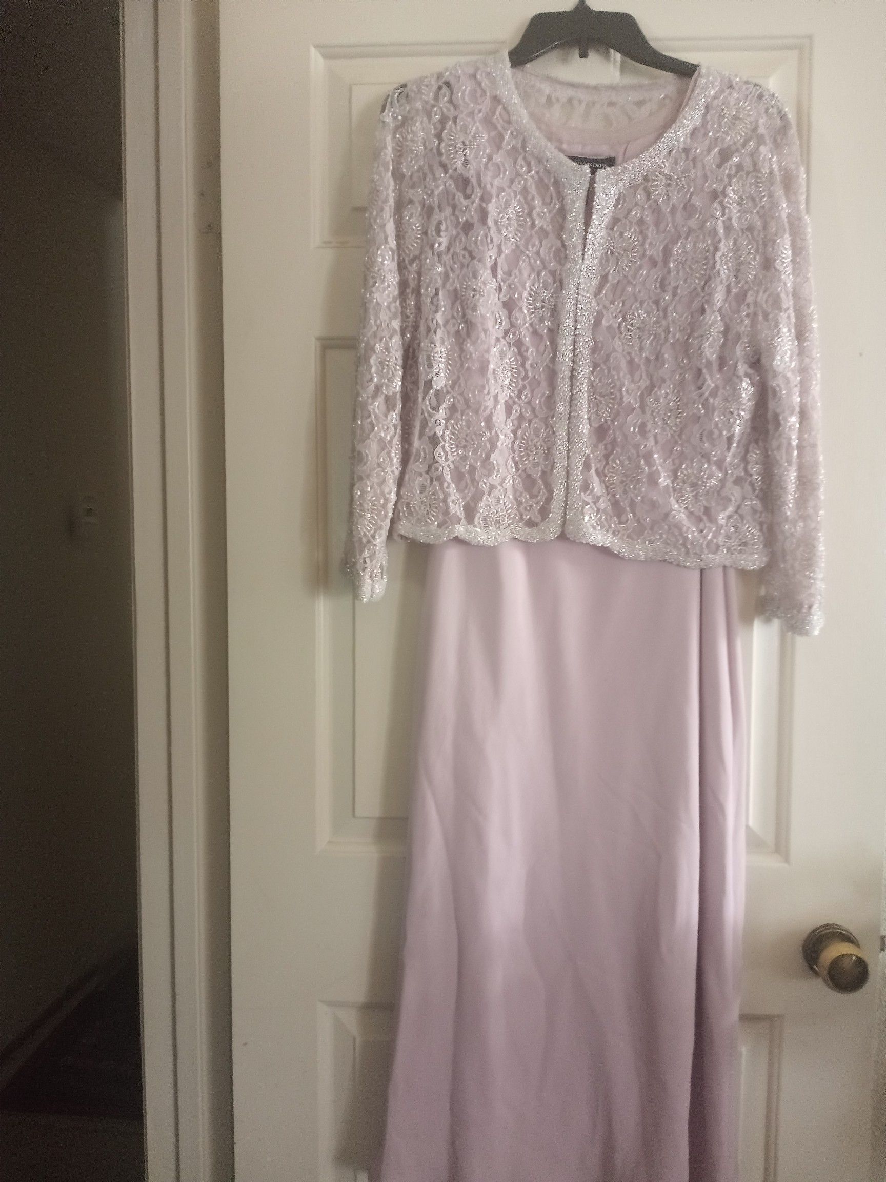 Beautiful wedding dress size 12