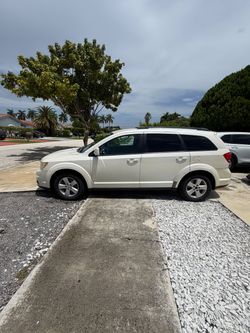 Dodge Journey SUV White