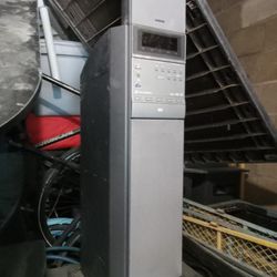 Good Condition SONY 5 DVD CHARGER w Speaker 2 Of Them