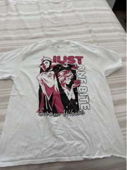 Disney t-shirt Evil Queen and Snow White with the text "JUST ONE BITE".