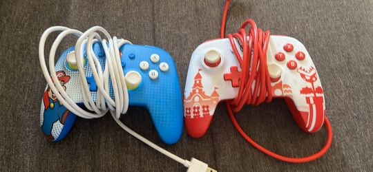 2 Nintendo Switch Wired Controllers