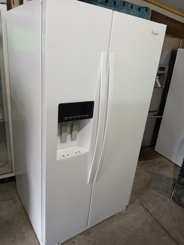 Whirlpool Refrigerator Side By Side Everything Works Good 👍