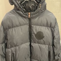 Grey Moncler Puffer – Pre-Owned, Good Condition