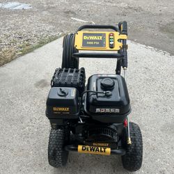 Dewalt 4400psi Gas Pressure Washer 