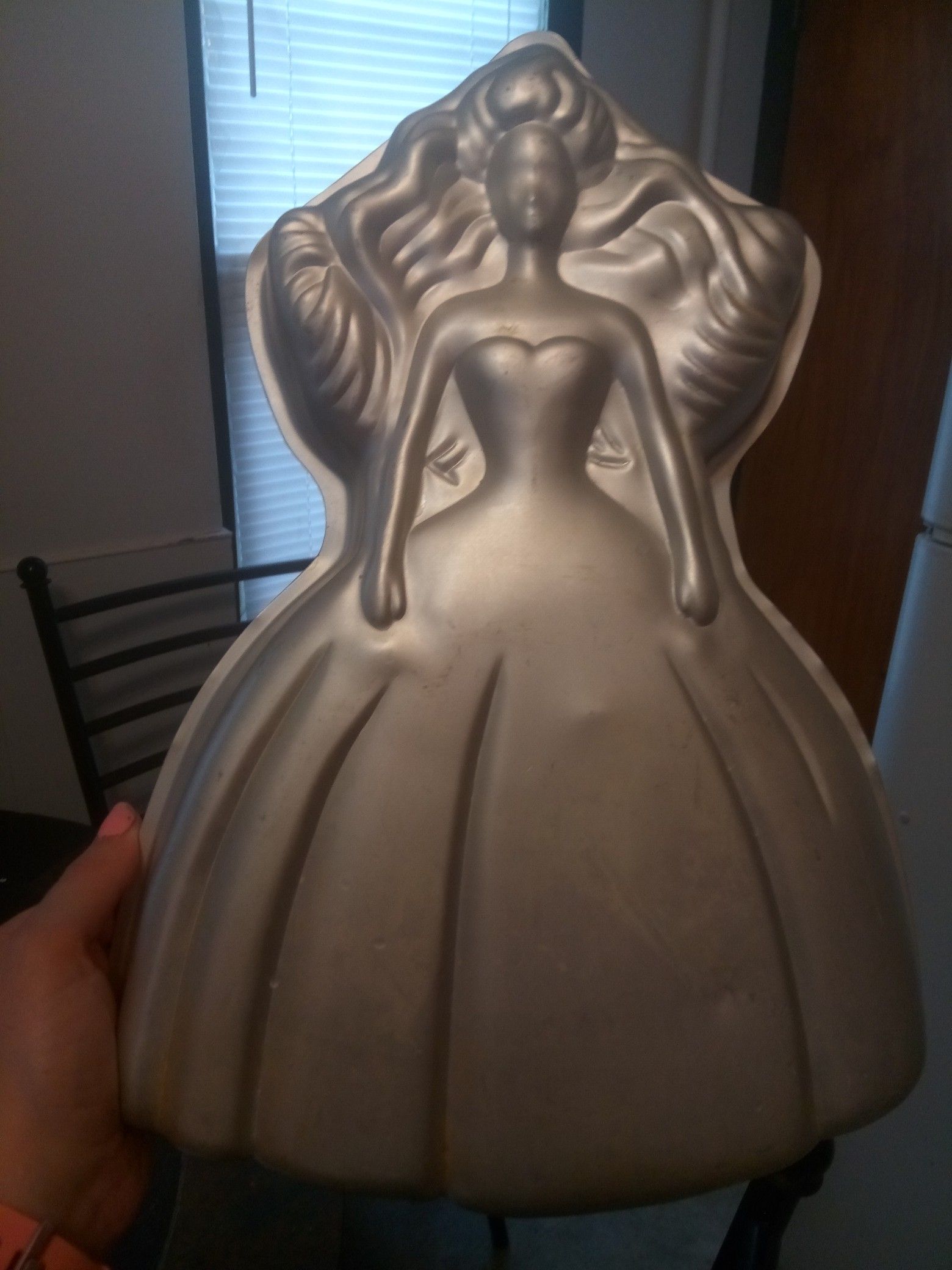 Barbie cake pan