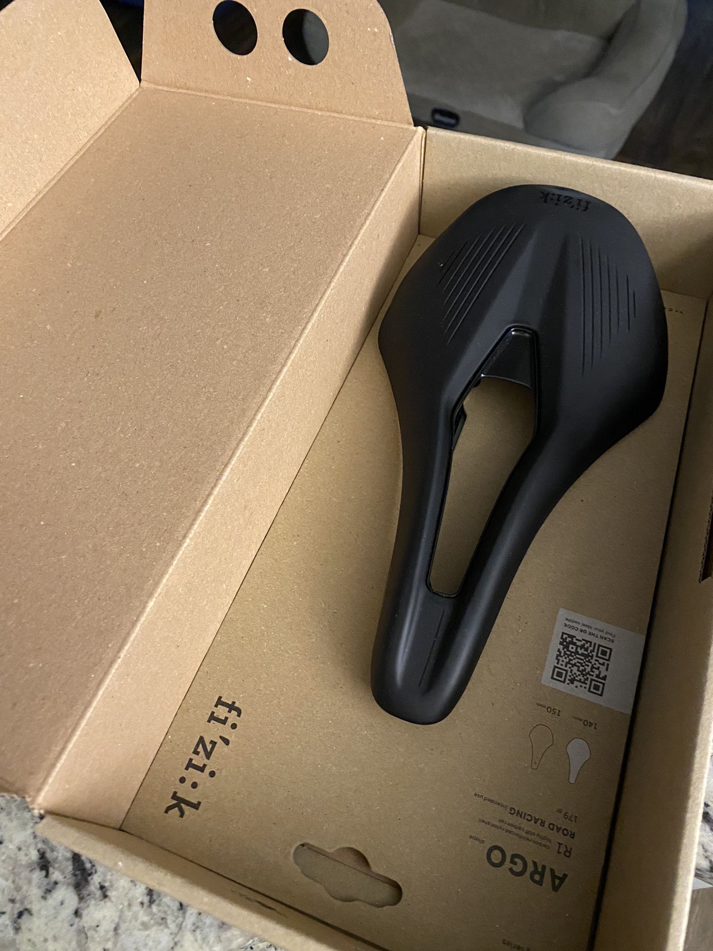FIZIK Vento Argo R1 Carbon Saddle