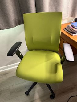Green Fabric Office Chair with Armrests
