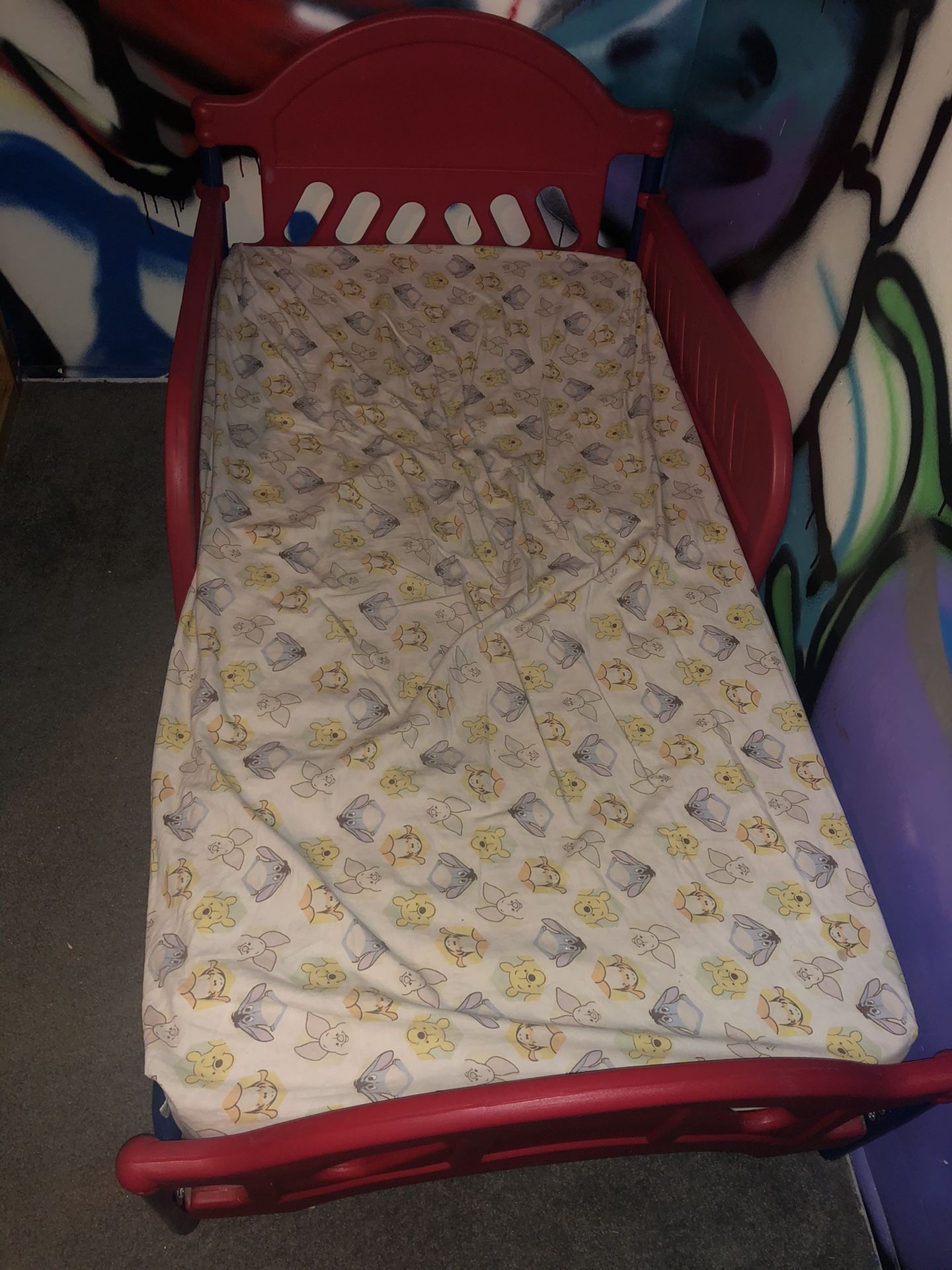 Toddler bed