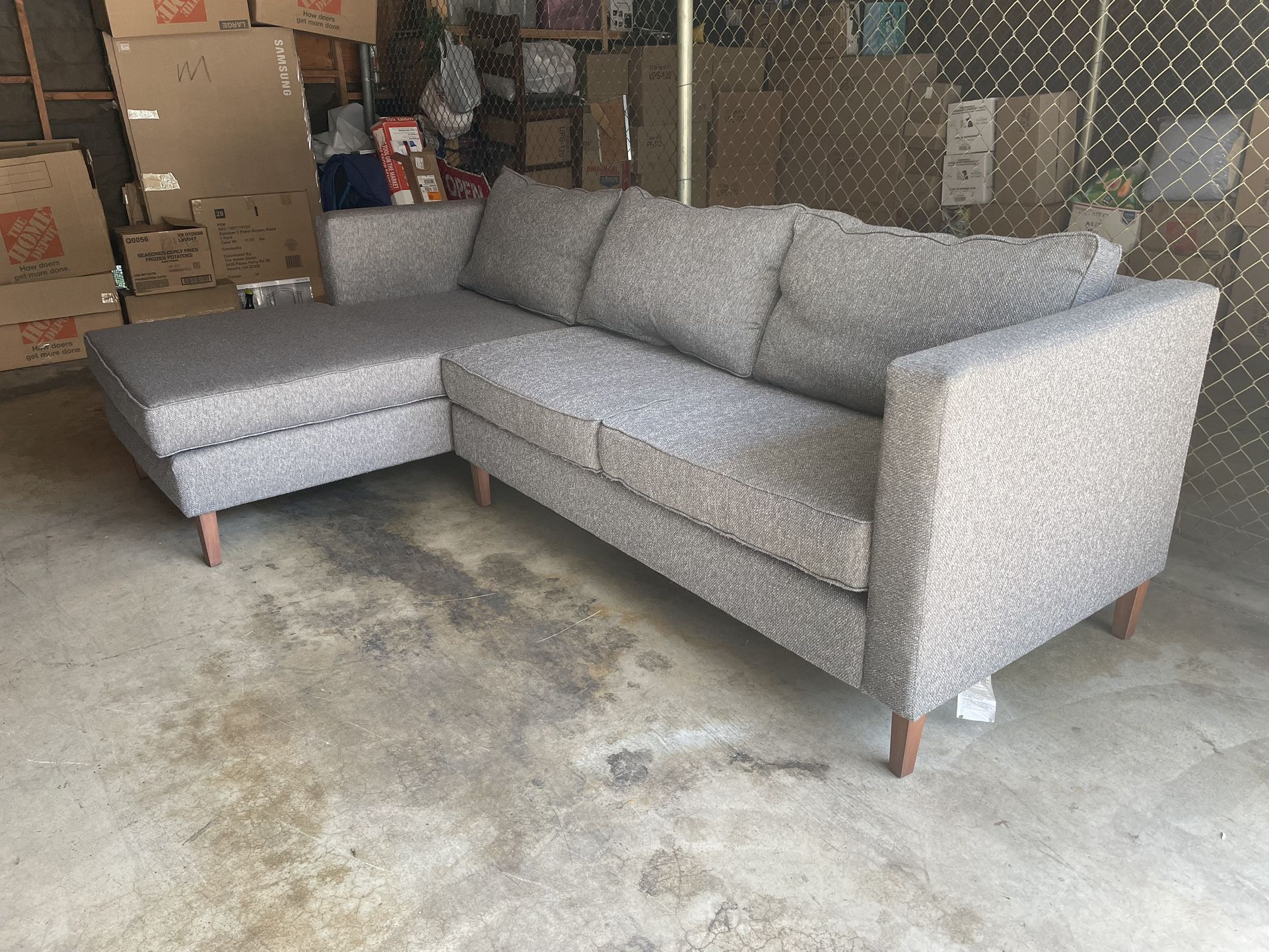 LIKE NEW GREY SECTIONAL 2pc NEED SOLD TODAY