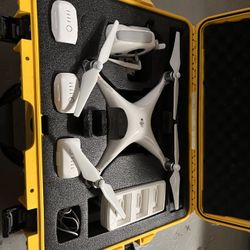DJI Phantom 4 w/ Case & Gear
