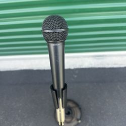 Microphone With Stand 