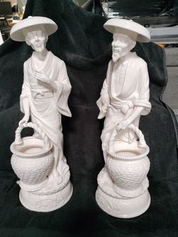 Mama and Papa Statues