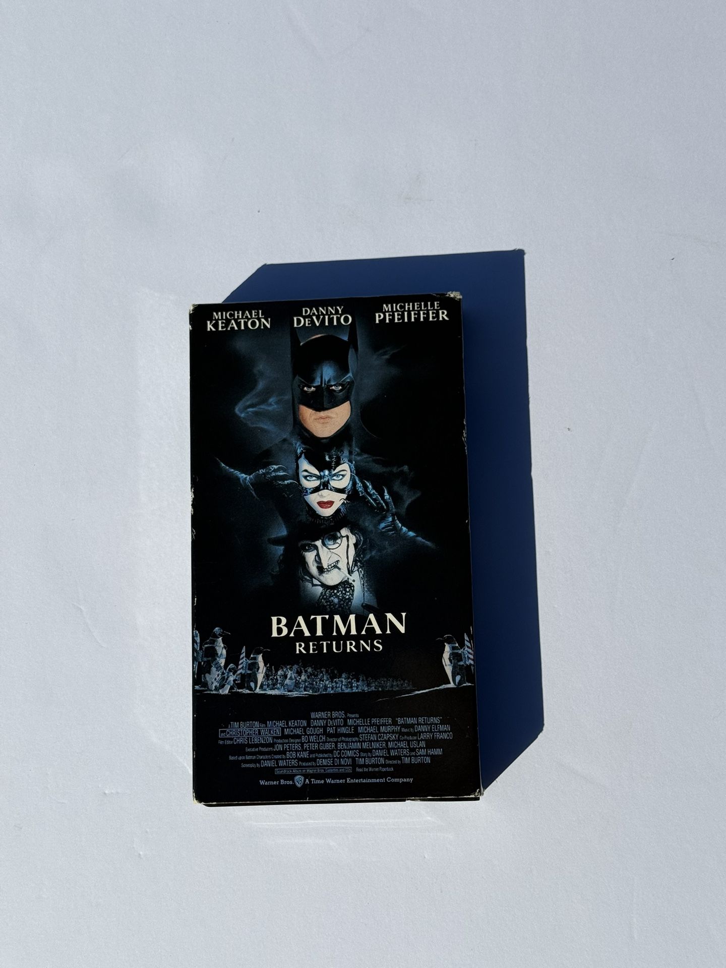 Batman Returns VHS Michael Keaton DeVito Pfeiffer Penguin Gotham DC Vintage 1992