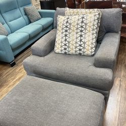 Oversized Chair +Ottoman 