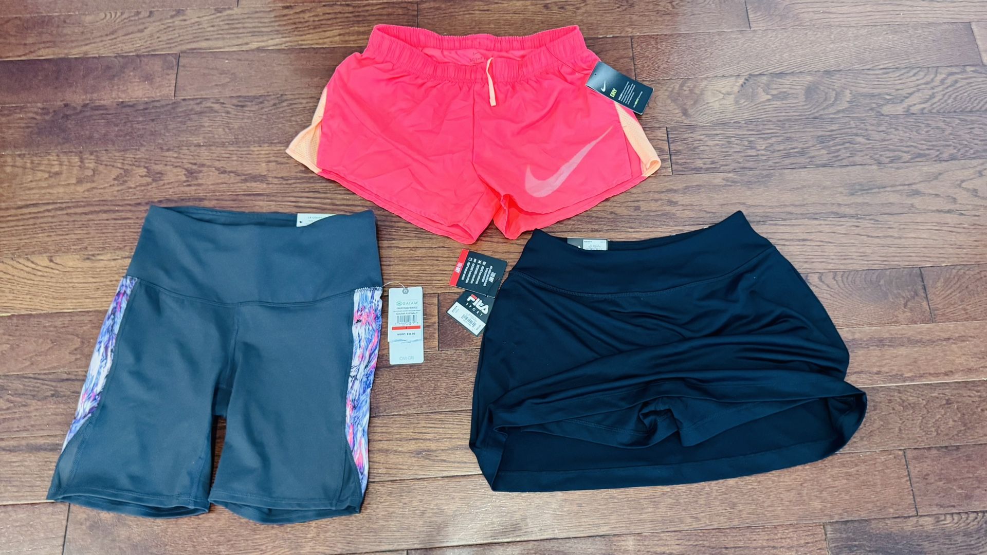 Women Active Wear - shorts small