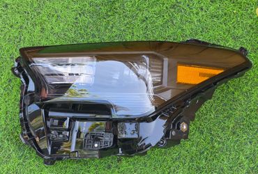 Toyota Tacoma headlamp 2024 2025 2026 Left side (Driver)OEM LED