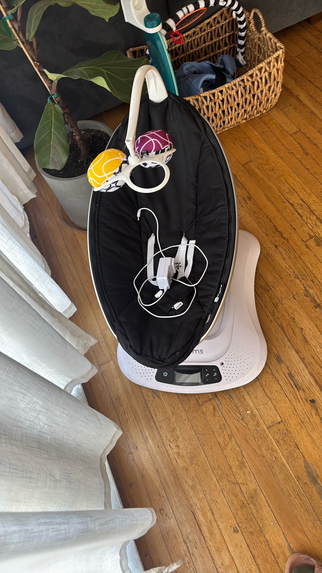 4moms Baby swing 1-6months