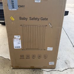 New Extra Tall (42”) Baby/pet Gate For Doors Or Wide Openings.