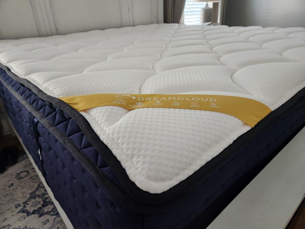 King Mattress Dreamcloud Premier Rest