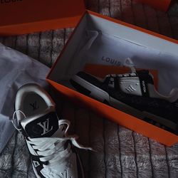 LV SNEAKER TRAINER