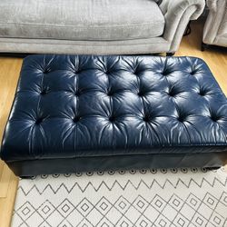Luxury 5 Set  Living Room Furniture. Purchased At Jordan’s Furniture.