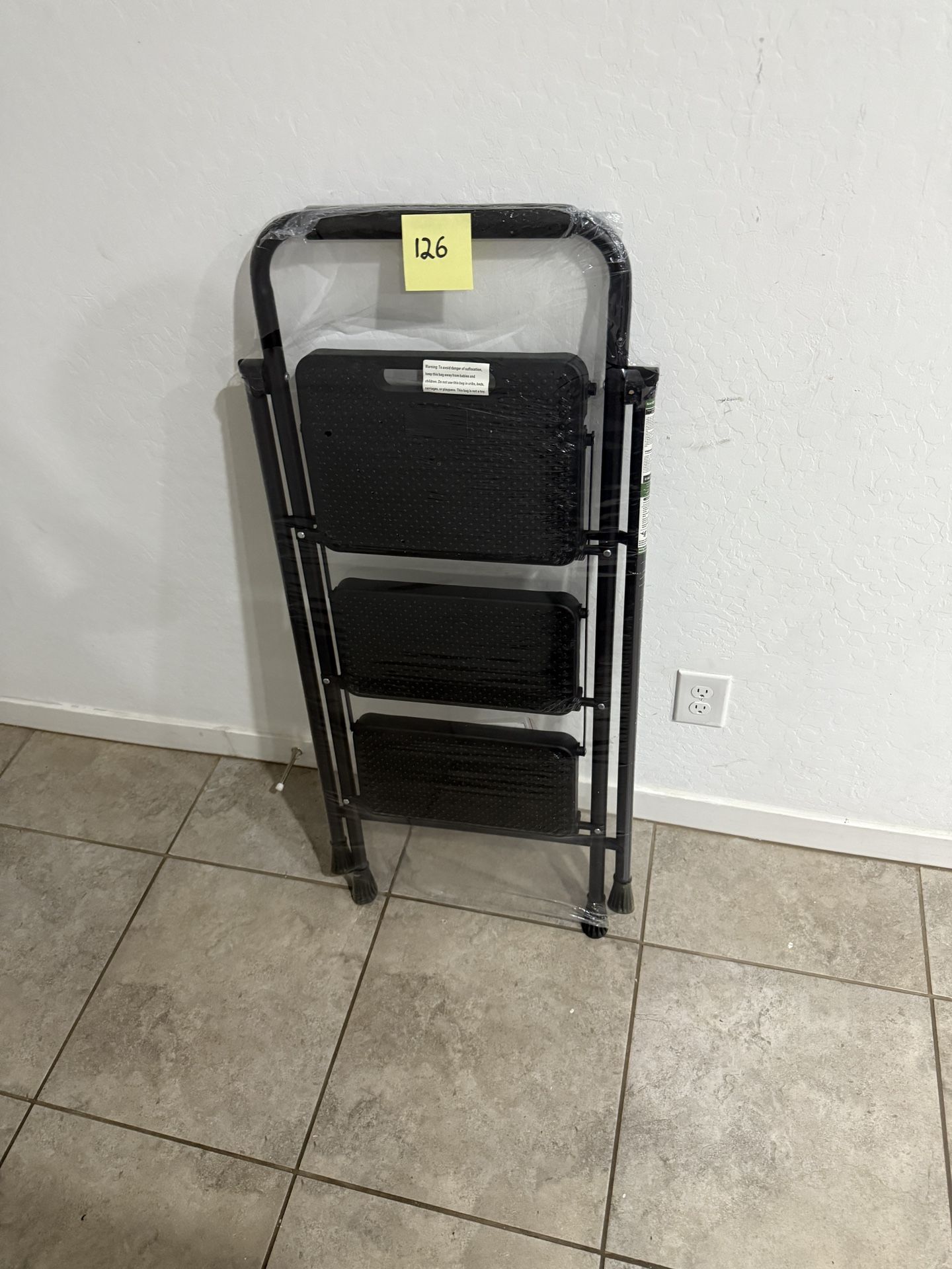 Heavy duty 3 Step ladder - Brand new - L126