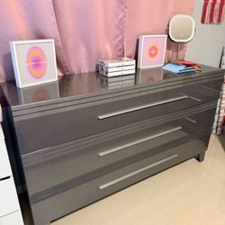 Bedroom Dresser & 2 Night Stands