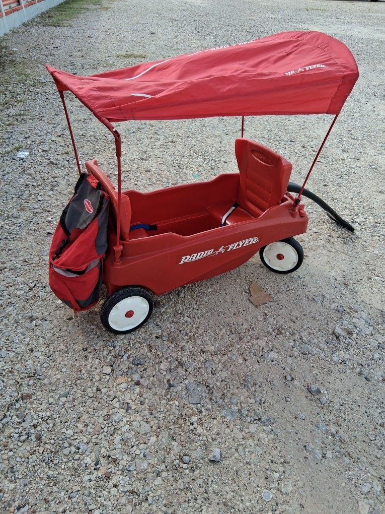 Radio flayer With Roof, Cooler, Cupholder $55