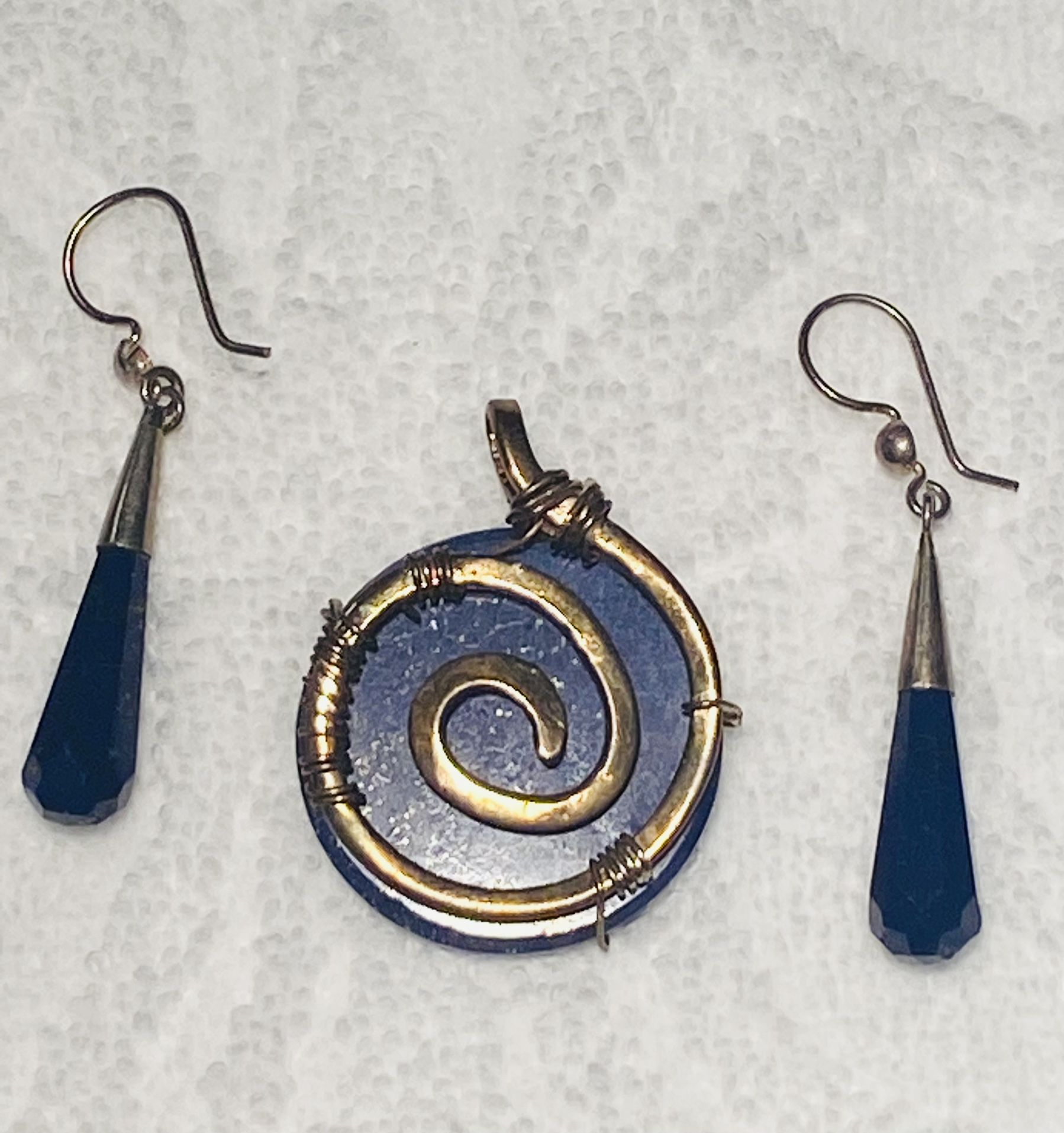 Pendant With Ear Rings 