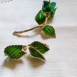 Vintage Giovanni Signed Gold Tone Pin Brooch And Clip On Earrings 