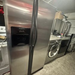 Refrigerador Frigidaire  35 3/4 Wide 