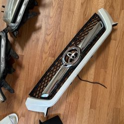 2010 Toyota 4Runner Stock Grill