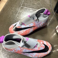 Kids Soccer Cleats  Size 2y