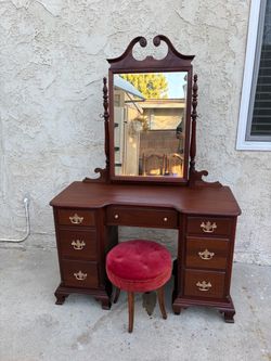 Vintage Drexel Vanity Dresser with Mirror