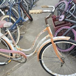  vintage Schwinn bicycle cycle bendix  26 inch beach cruiser 