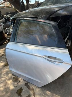 2013 / 2016 Ford Fusion - Left driver rear door