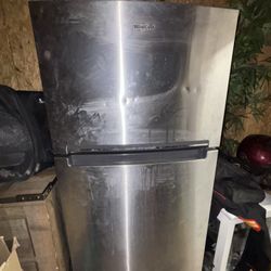 Refrigerator 
