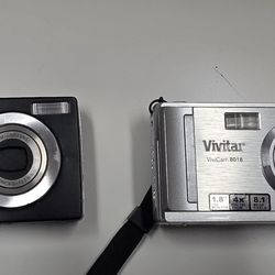 2 Point Amd Click Phones And Case Untested