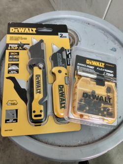 DeWalt Tool Set Utility Knives and Impact Drill Bits