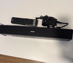 Bose Solo 5 sound bar . Like new !!