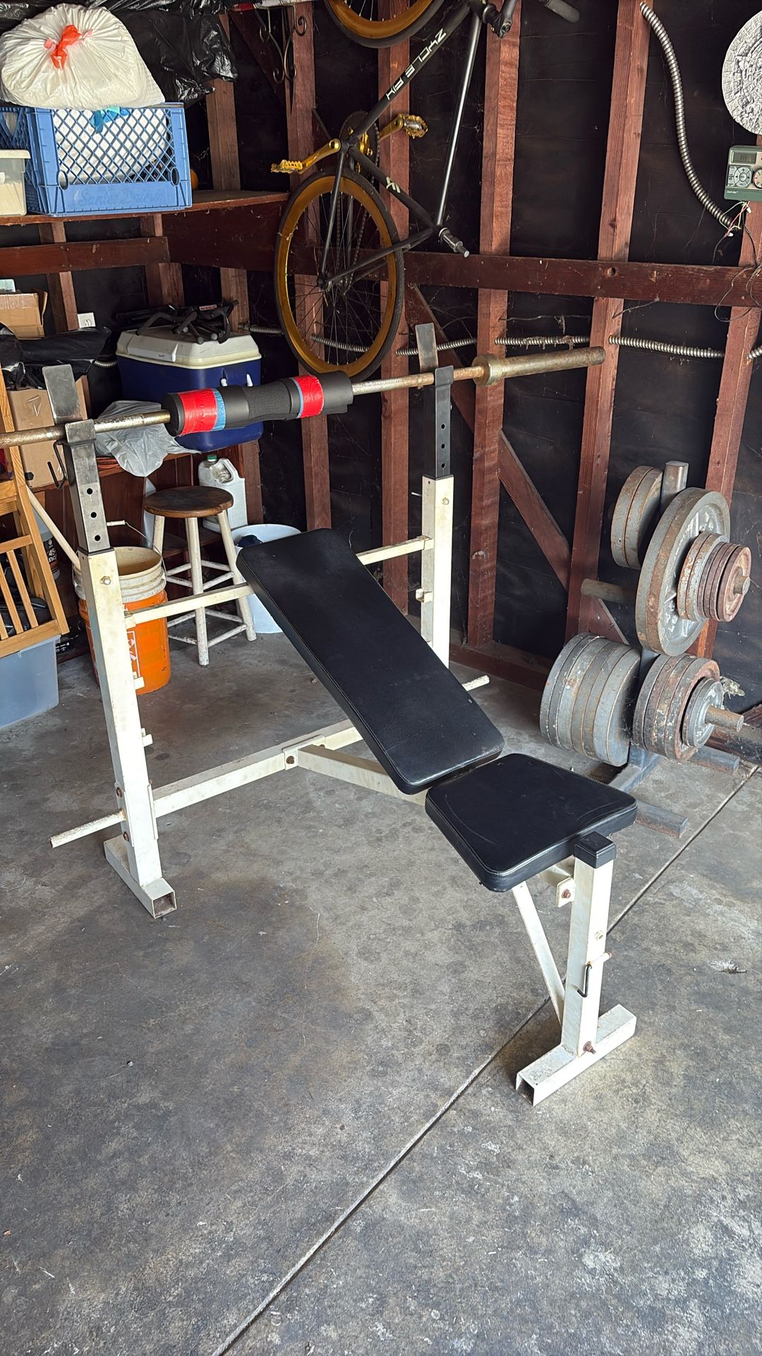 Bench press With Bar And Weights