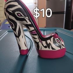 Piggy Banks Looks At All Pictures 