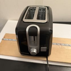 Black & Decker Toaster (regular sandwich bread /bagels)