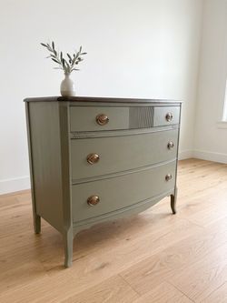 Dresser credenza