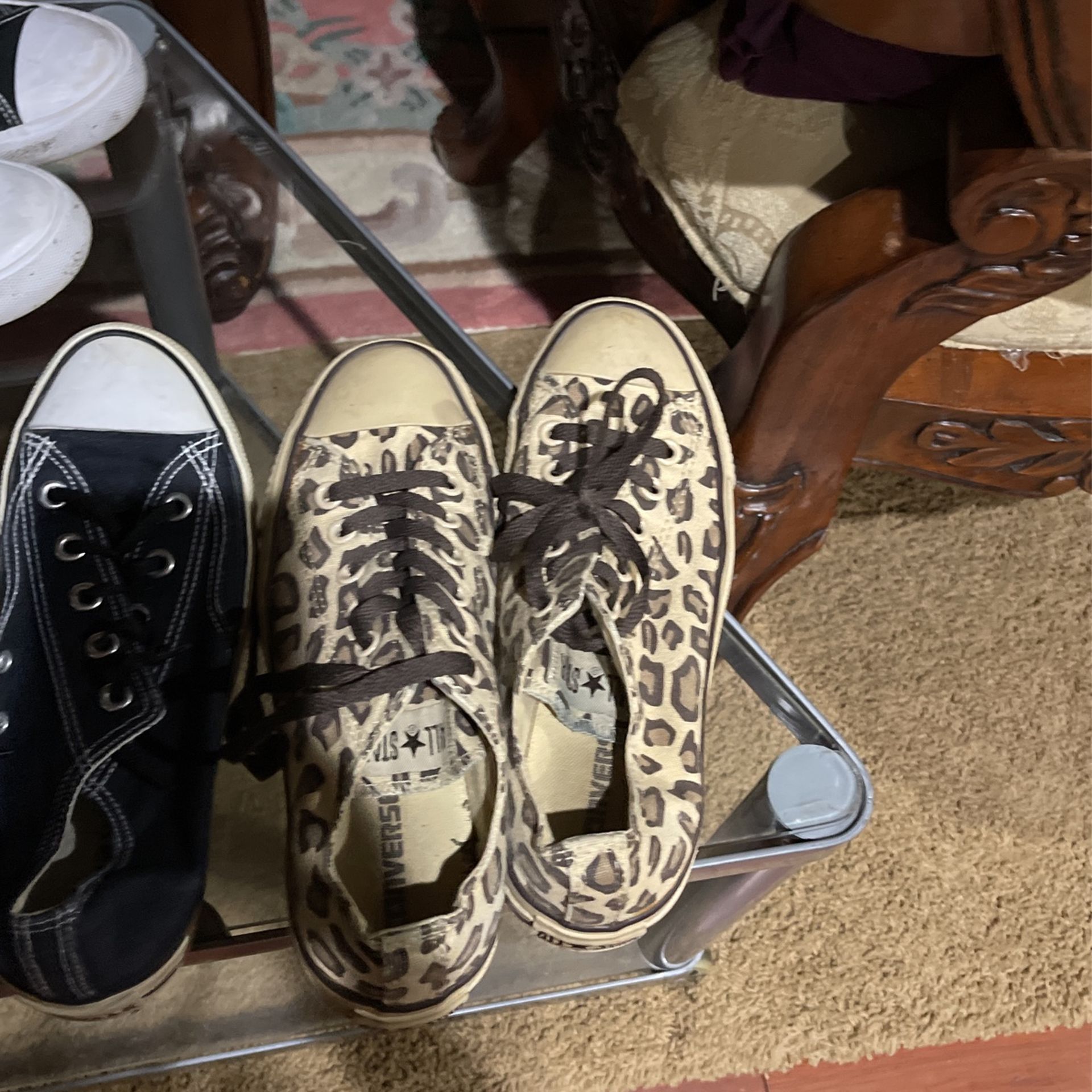 Beautiful Women Converse Like New In Excellent Condition