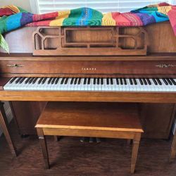 Yamaha M500H Piano