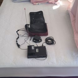 Shure L3 Wireless Receiver, Transmitter, and Headset With Case