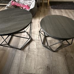 Coffee tables pair